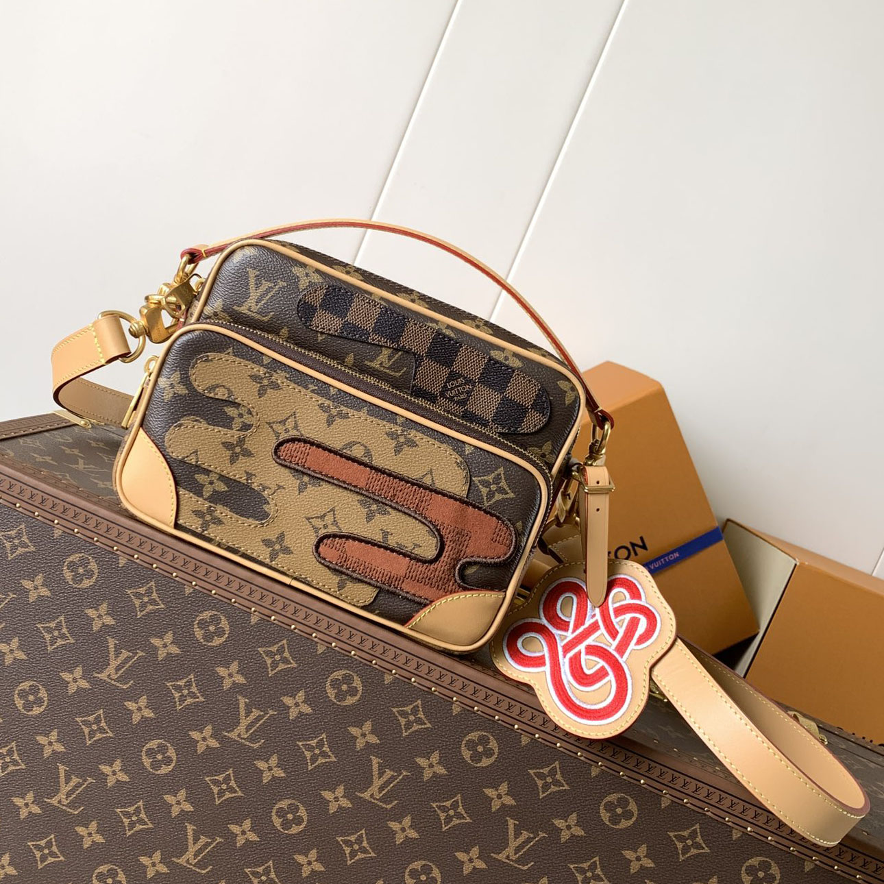 LV Utility Crossbody Bag V25081433