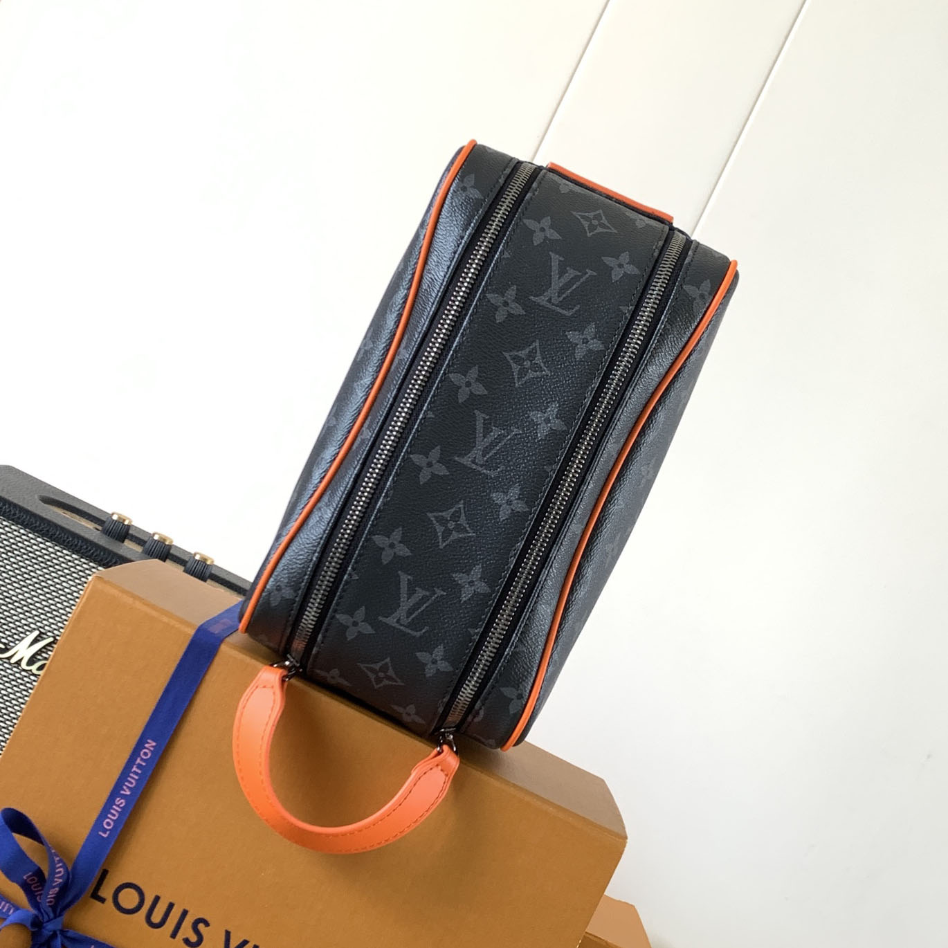 LV Dopp Kit Toiletry Bag V25081423