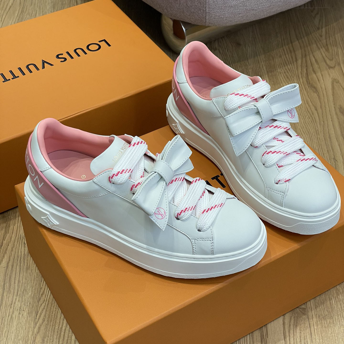 LV Time Out Series Bow Casual Shoes EF25081412