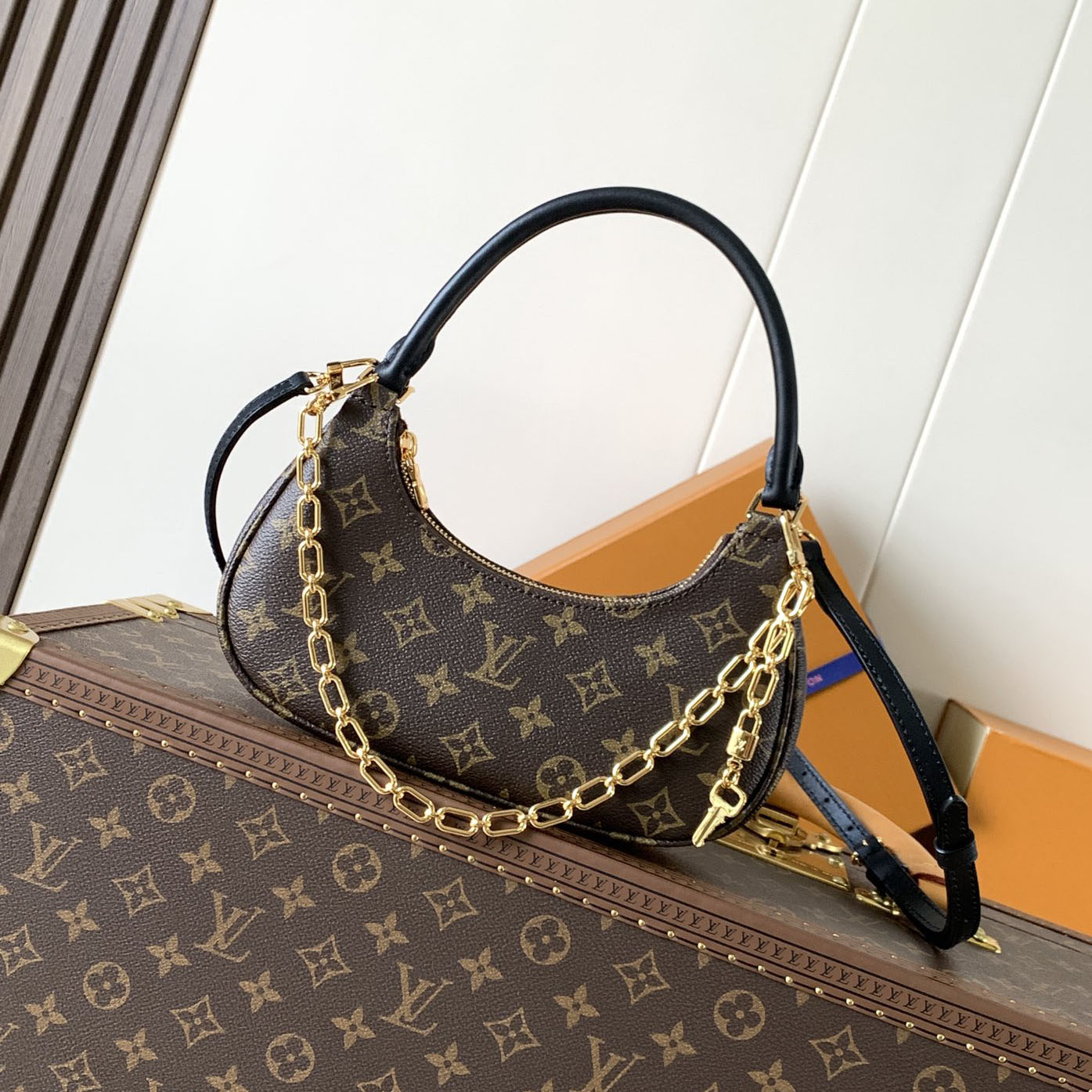 LV Catchy Small Handbag V25081407