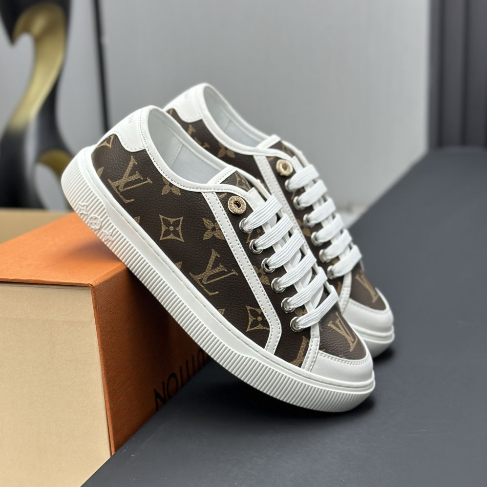 LV Classic Monogram Sneakers JJ250510