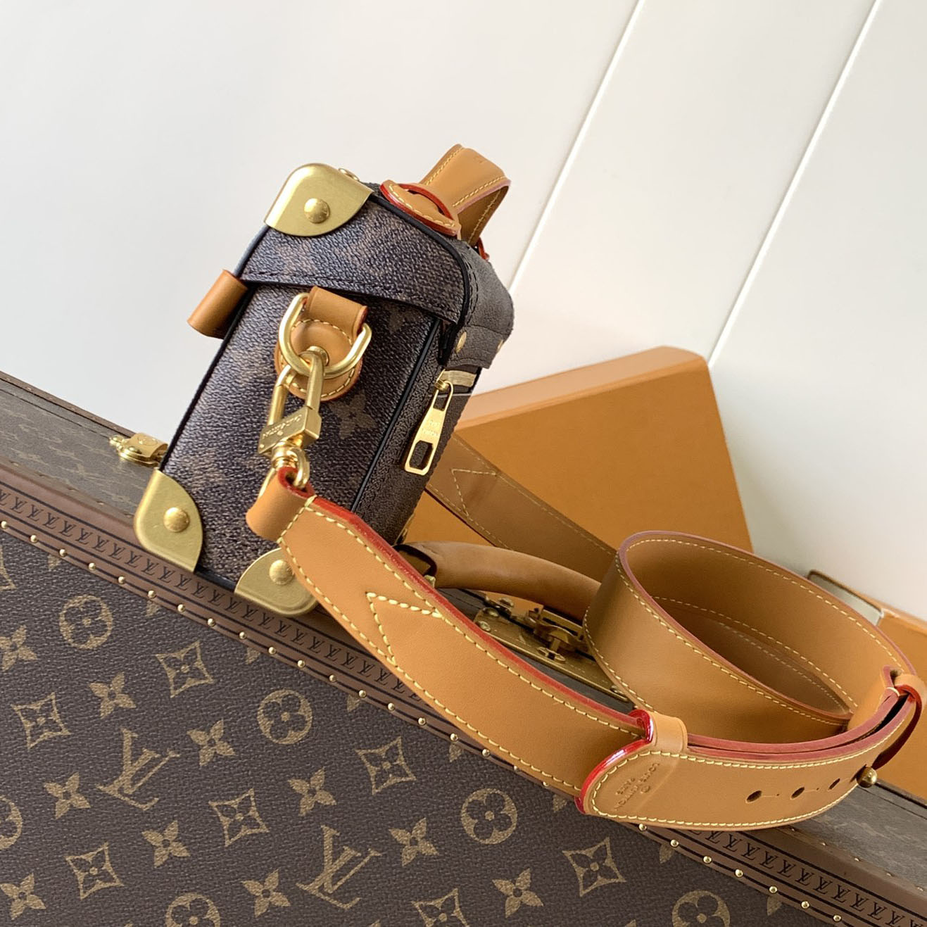 LV Soul Trunk Handbag V25081422