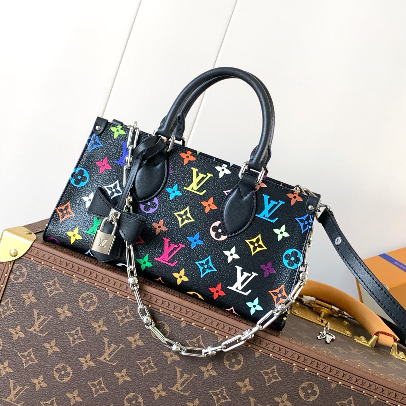 LV OnTheGo East West Handbag V25081437