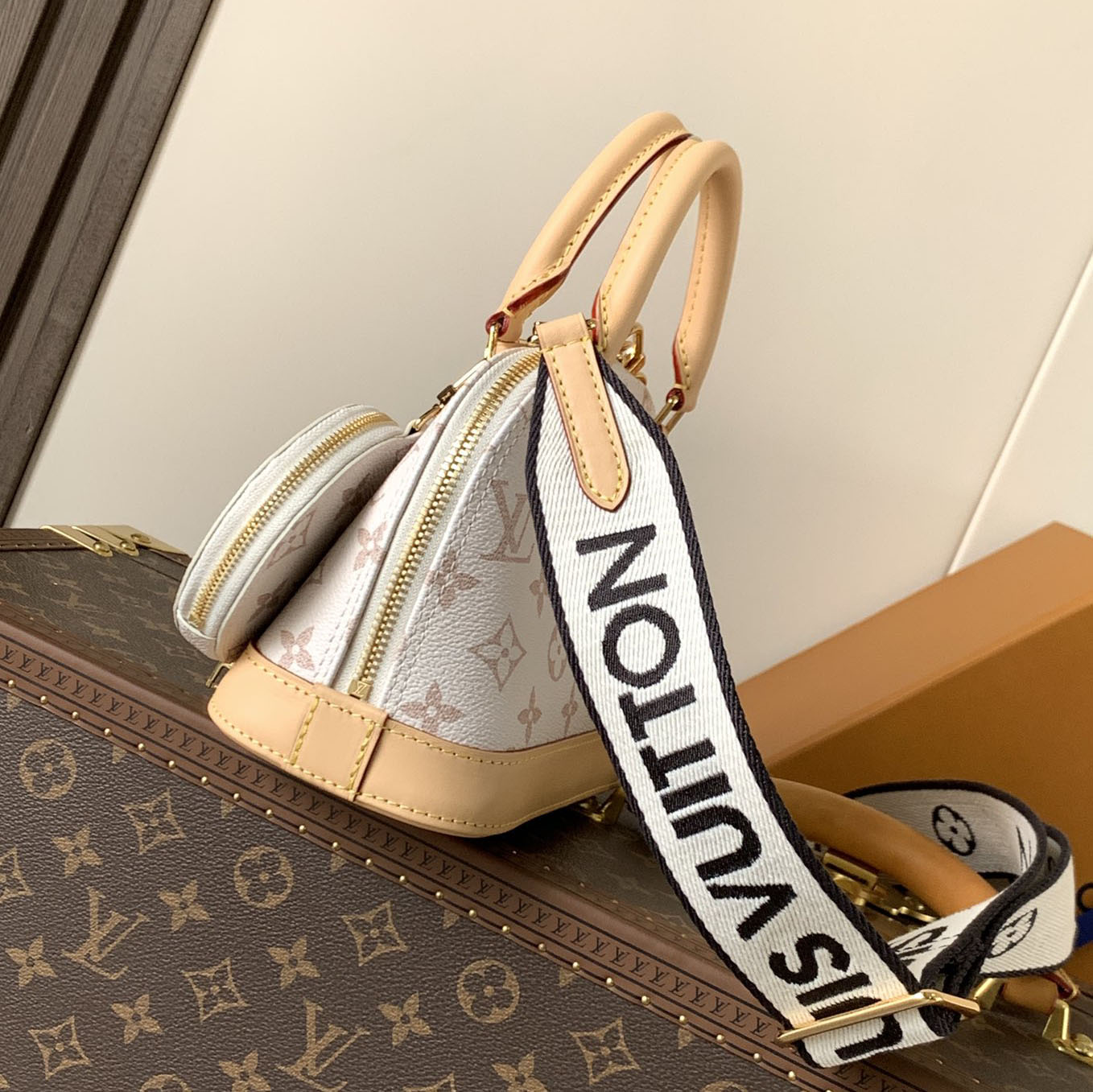 LV  Custom Series Alma Mini Handbag V25081411