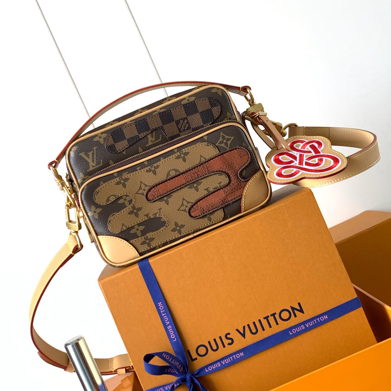 LV Utility Crossbody Bag V25081433
