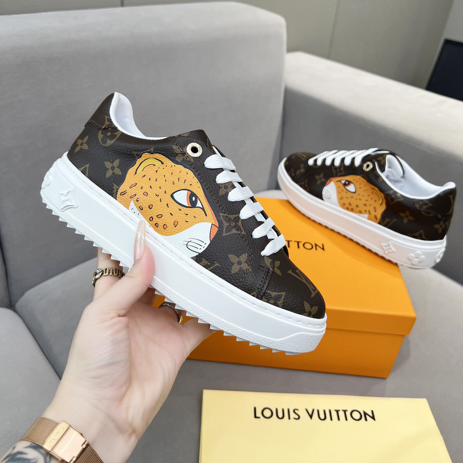 LV Time Out Series Graffiti Flats EF25081401