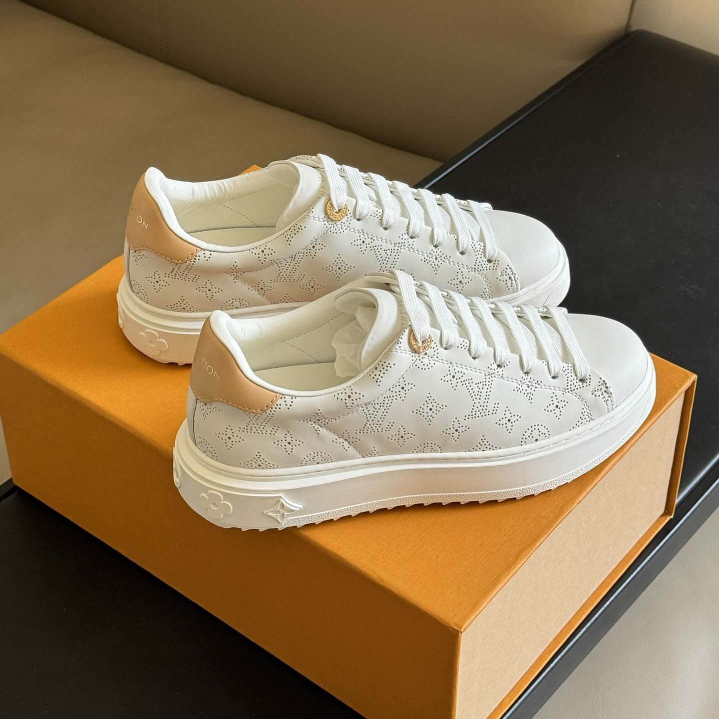 LV Time Out Series Inscribed Eyelet Casual Shoes EF25081414