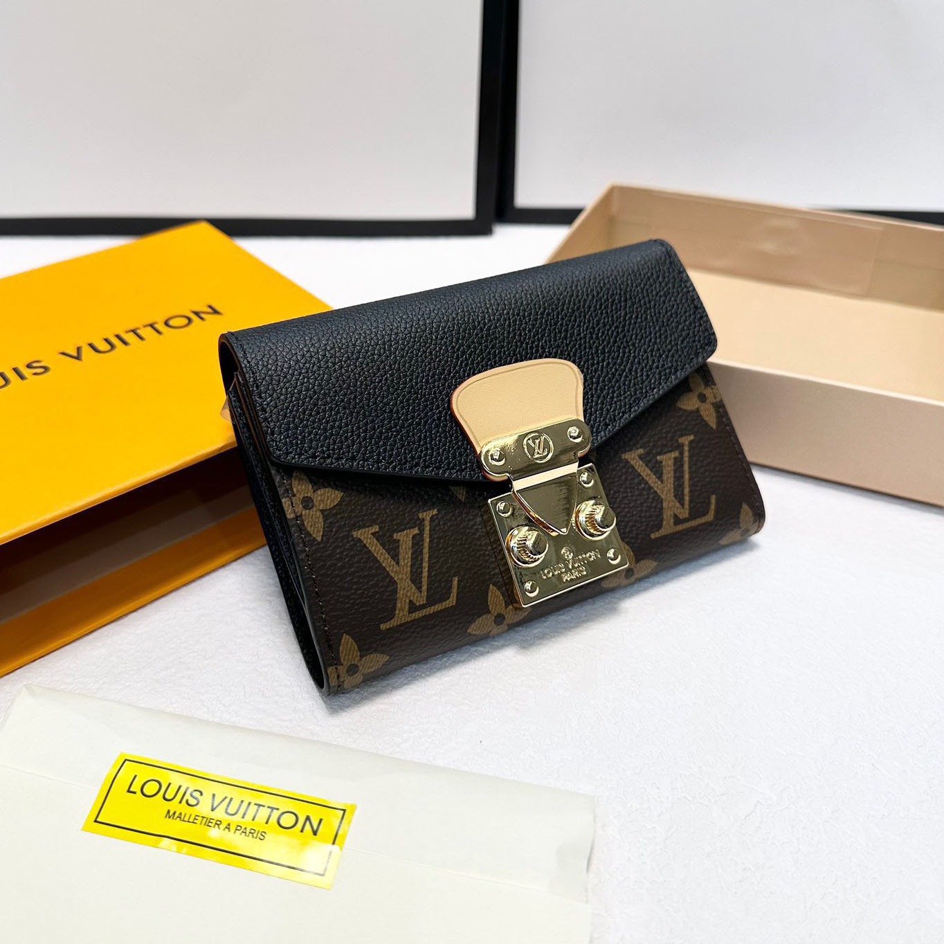 LV Fashion Tri-Fold Wallet AM25081623
