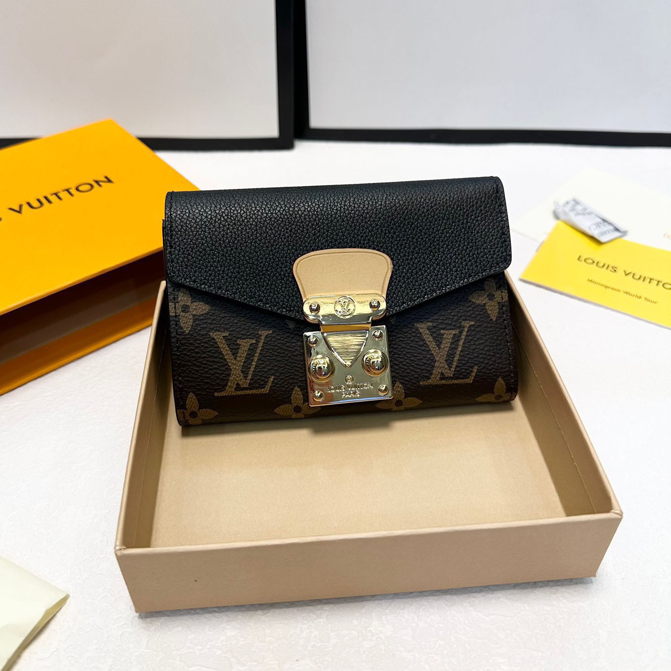 LV Fashion Tri-Fold Wallet AM25081623