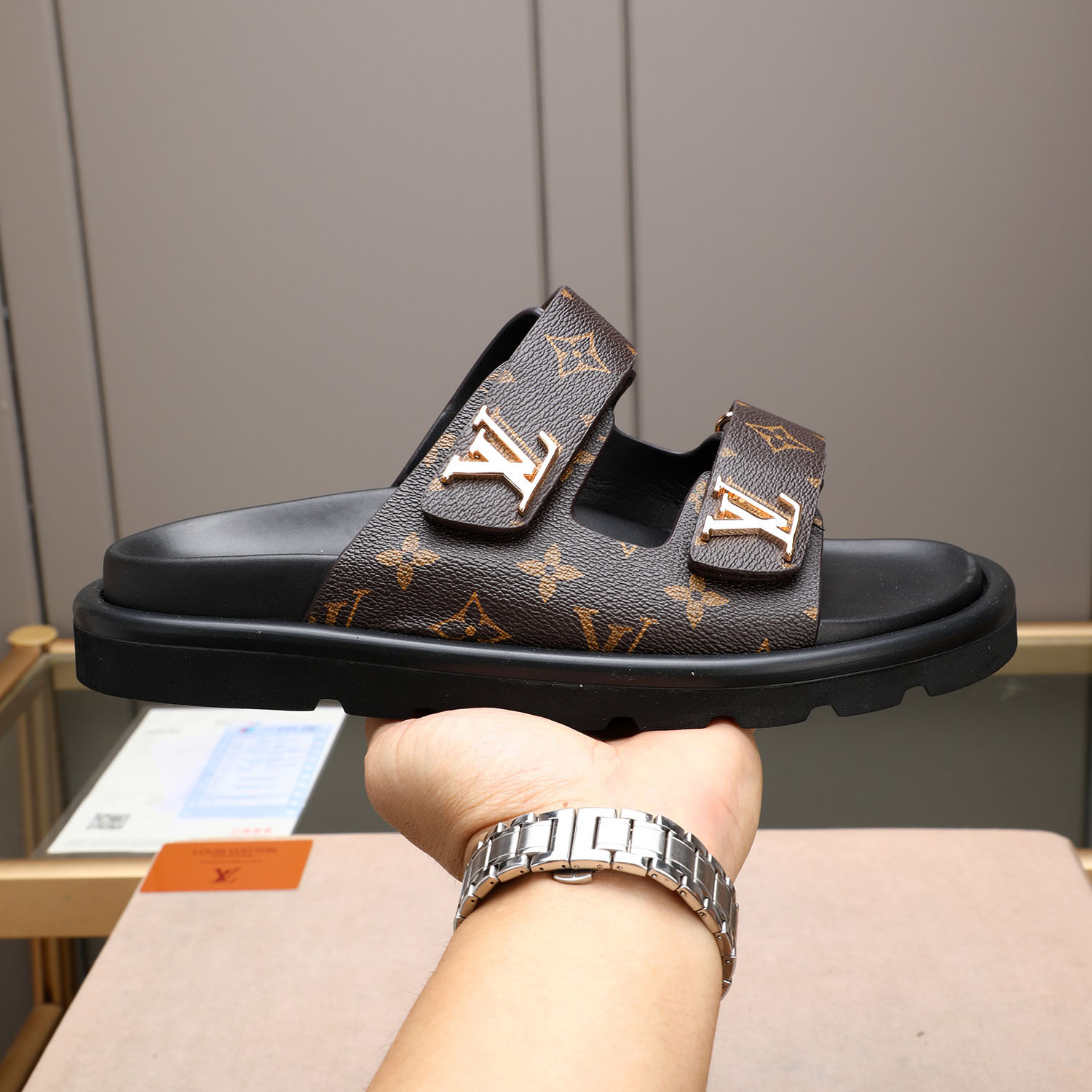LV Classic Sandals FE25081620