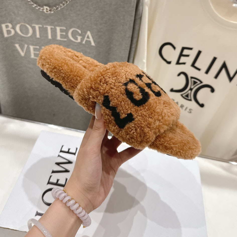 LOE Women's Stylish Furry Slippers XX25081701