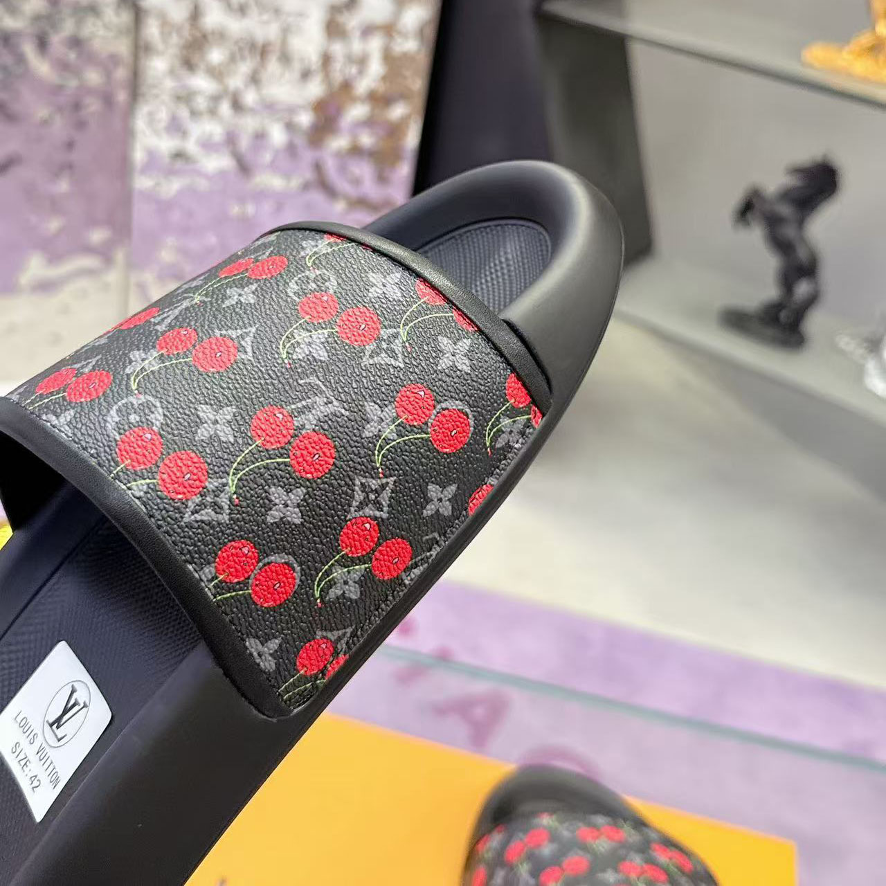 LV Cherry - Themed Collection Men's Slippers FE25081638