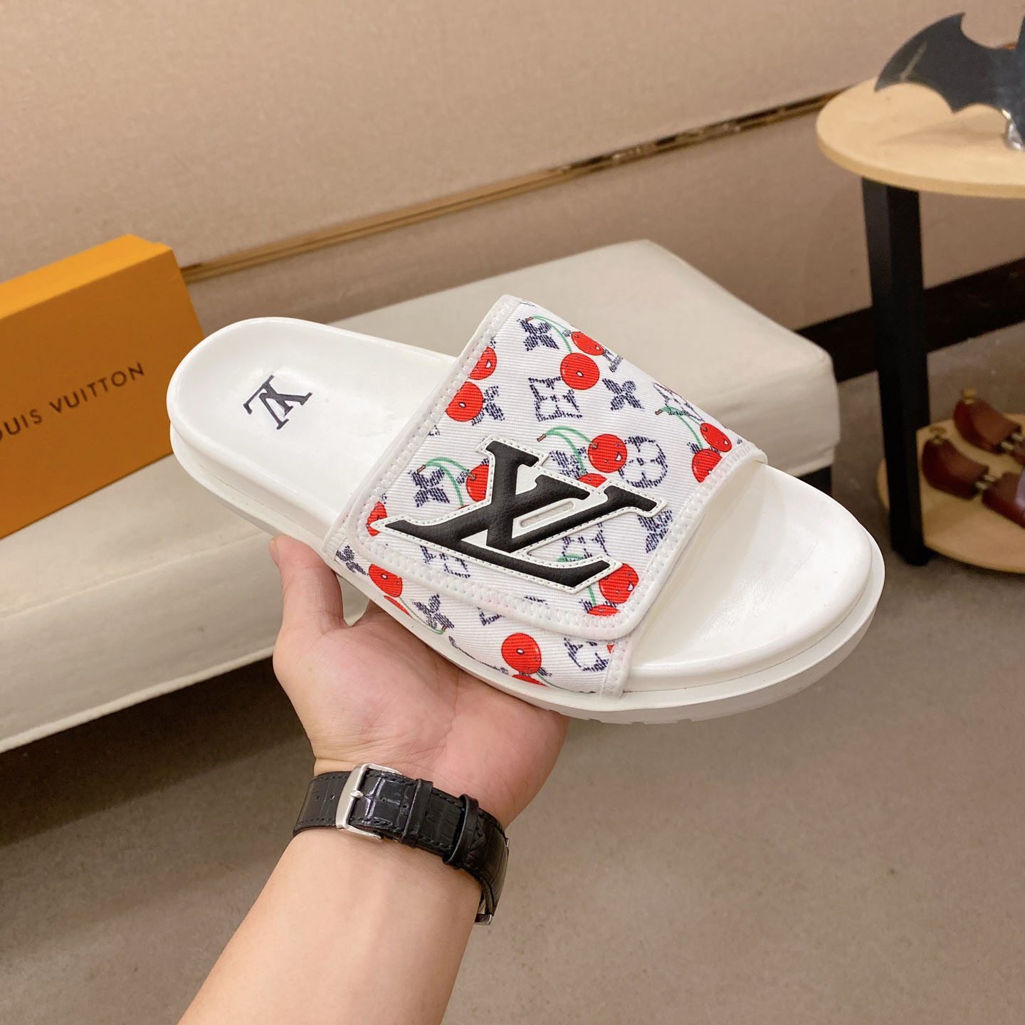 LV Cherry Series Men's Slippers FE25081642