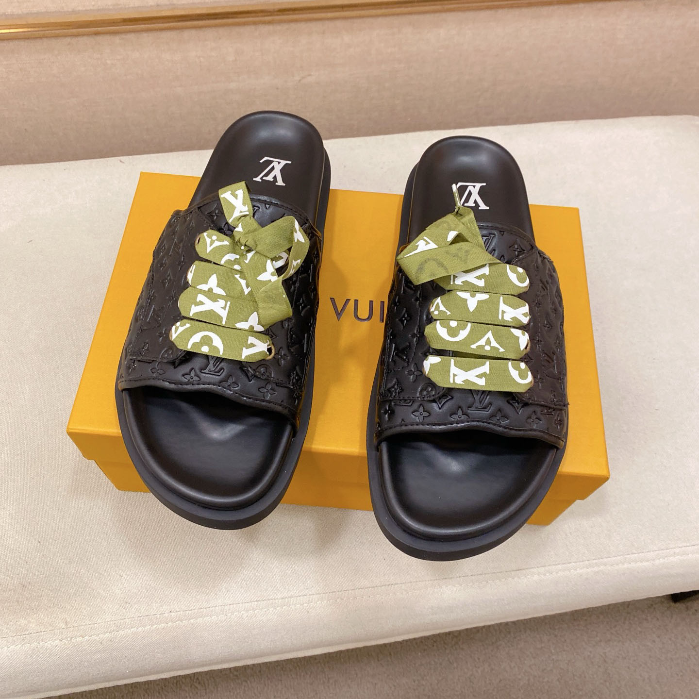 LV 25New Men's Sandals FE25081631