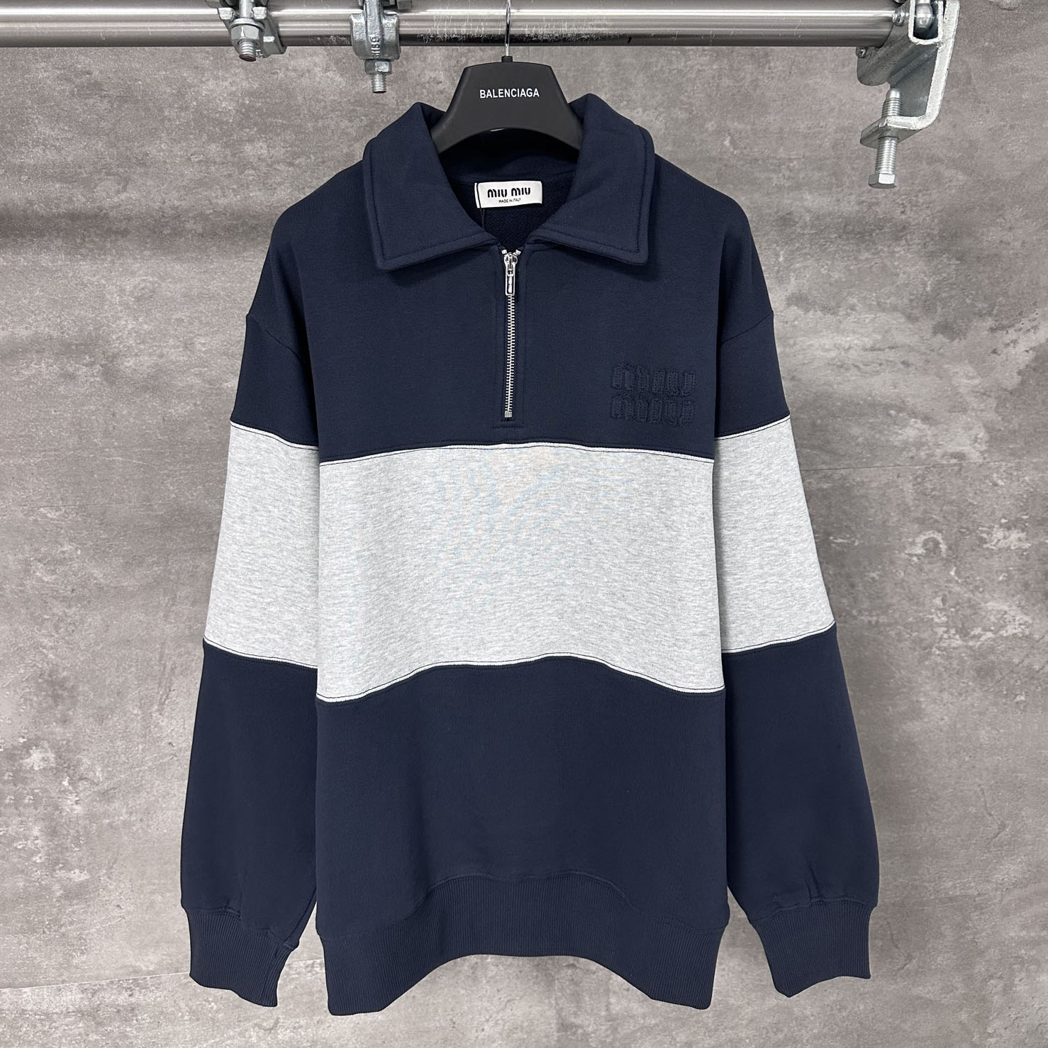 Miu Unisex Appliqué Embroidered Color-Block Collared Long-Sleeve Hoodie FE25081613