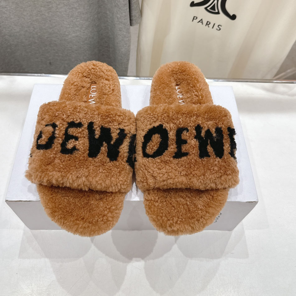 LOE Women's Stylish Furry Slippers XX25081701