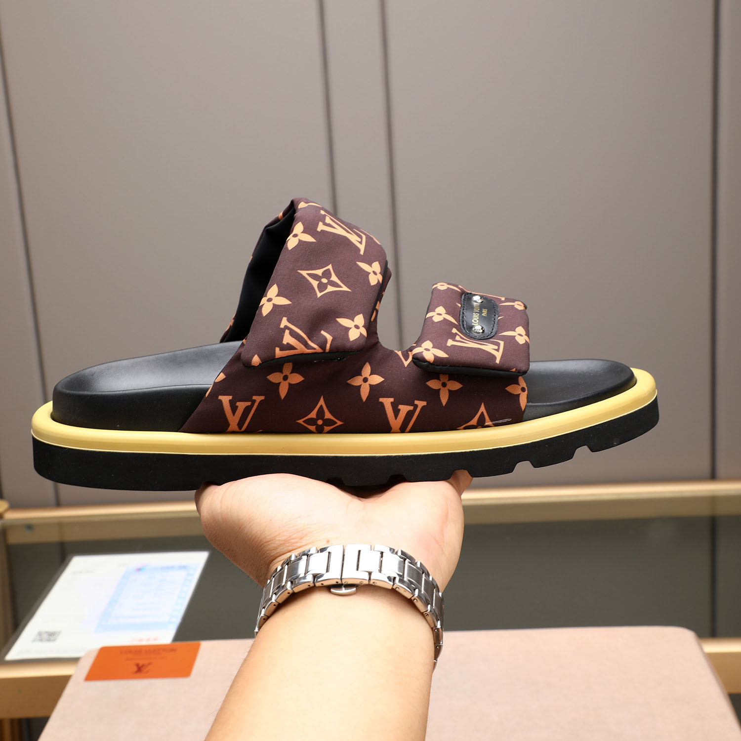 LV New Fashion Slippers FE25081619