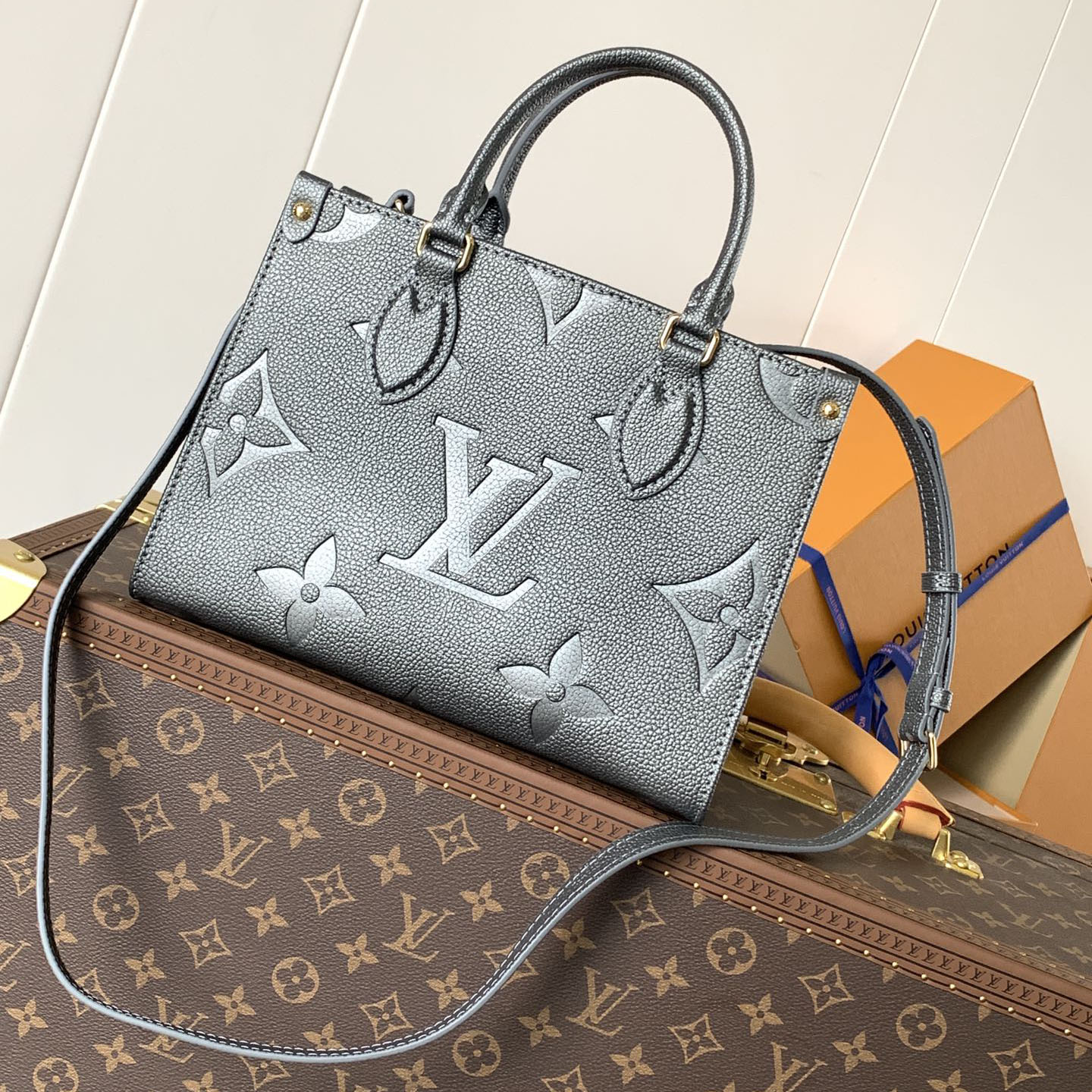 LV OnTheGo Ys Small Bag AM25081824