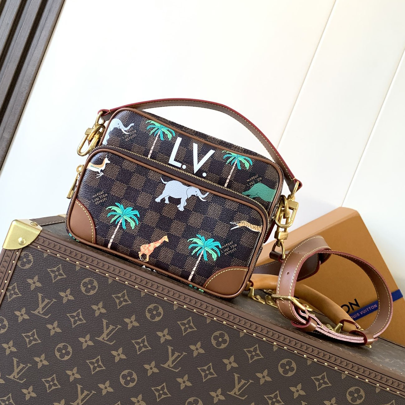 LV InspirationEvents Unisex Messenger Bag AM25081820