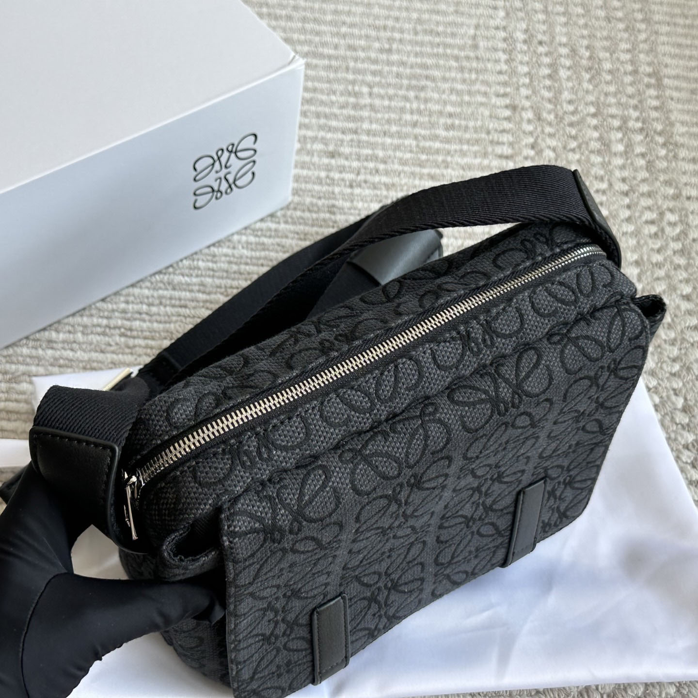 LOE Men's Military Wide Strap Print Flap Shoulder Bag AM25081915