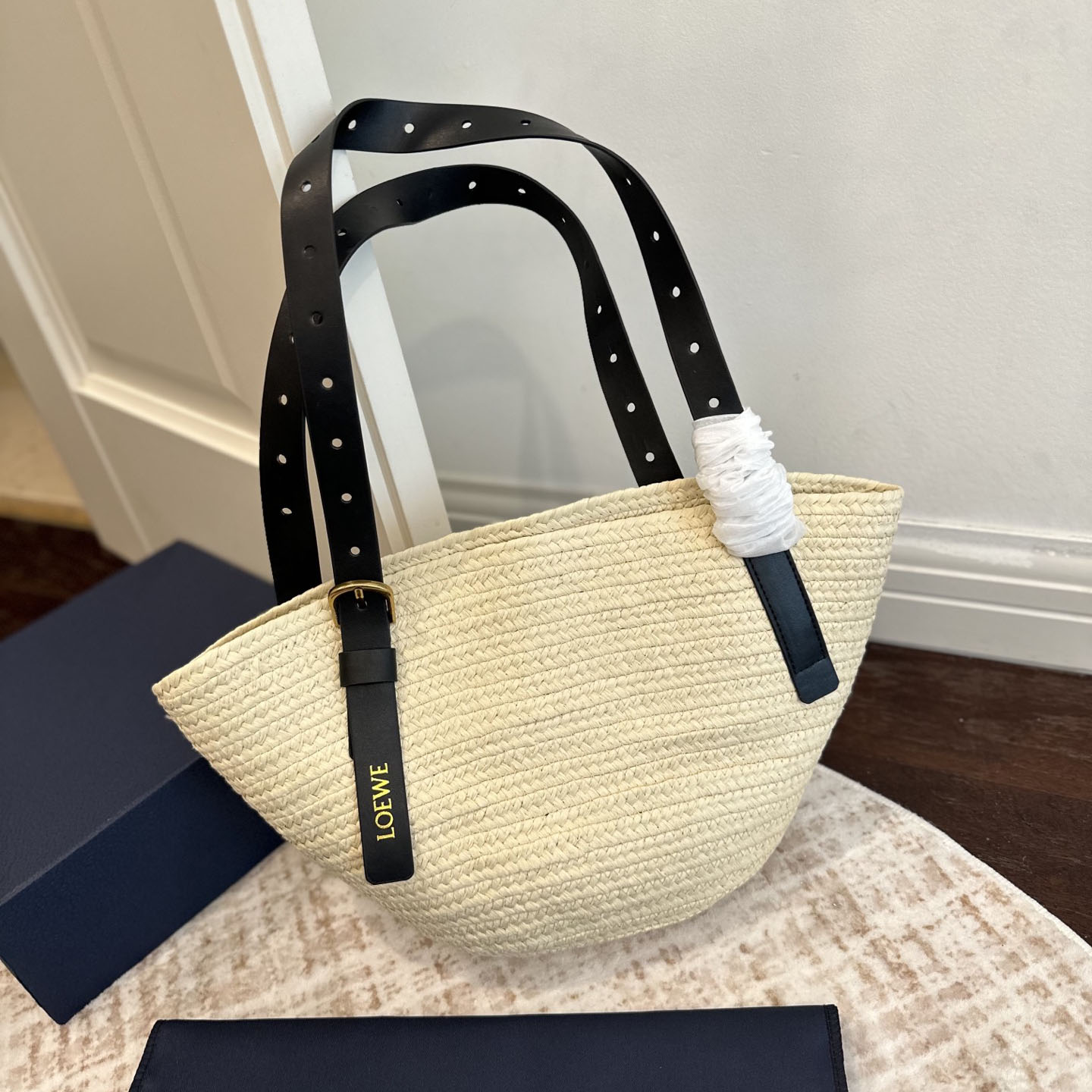 LOE Woven Tote Bag AM25081914