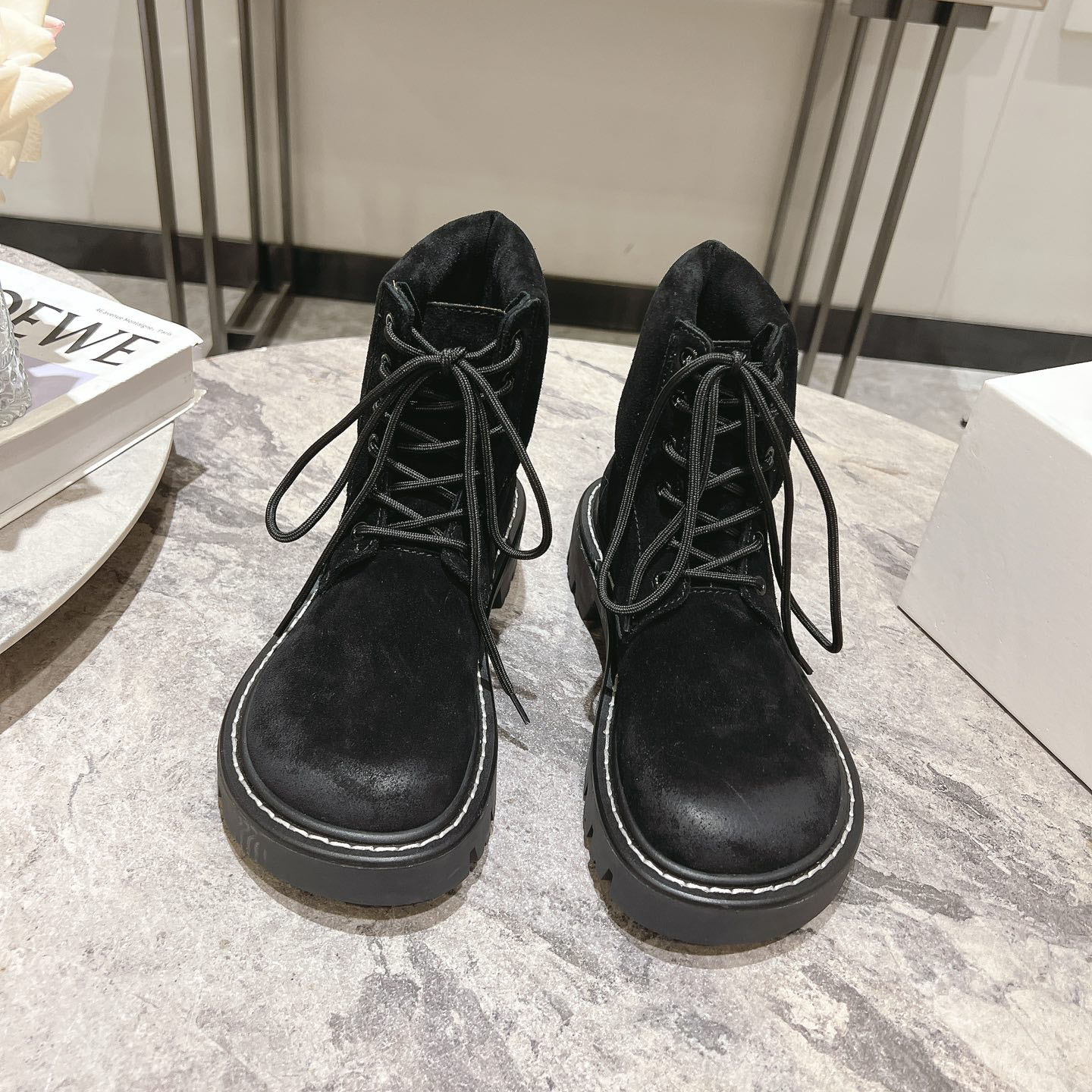 LOE Women's Lace - Up Martin Boots AM25081925