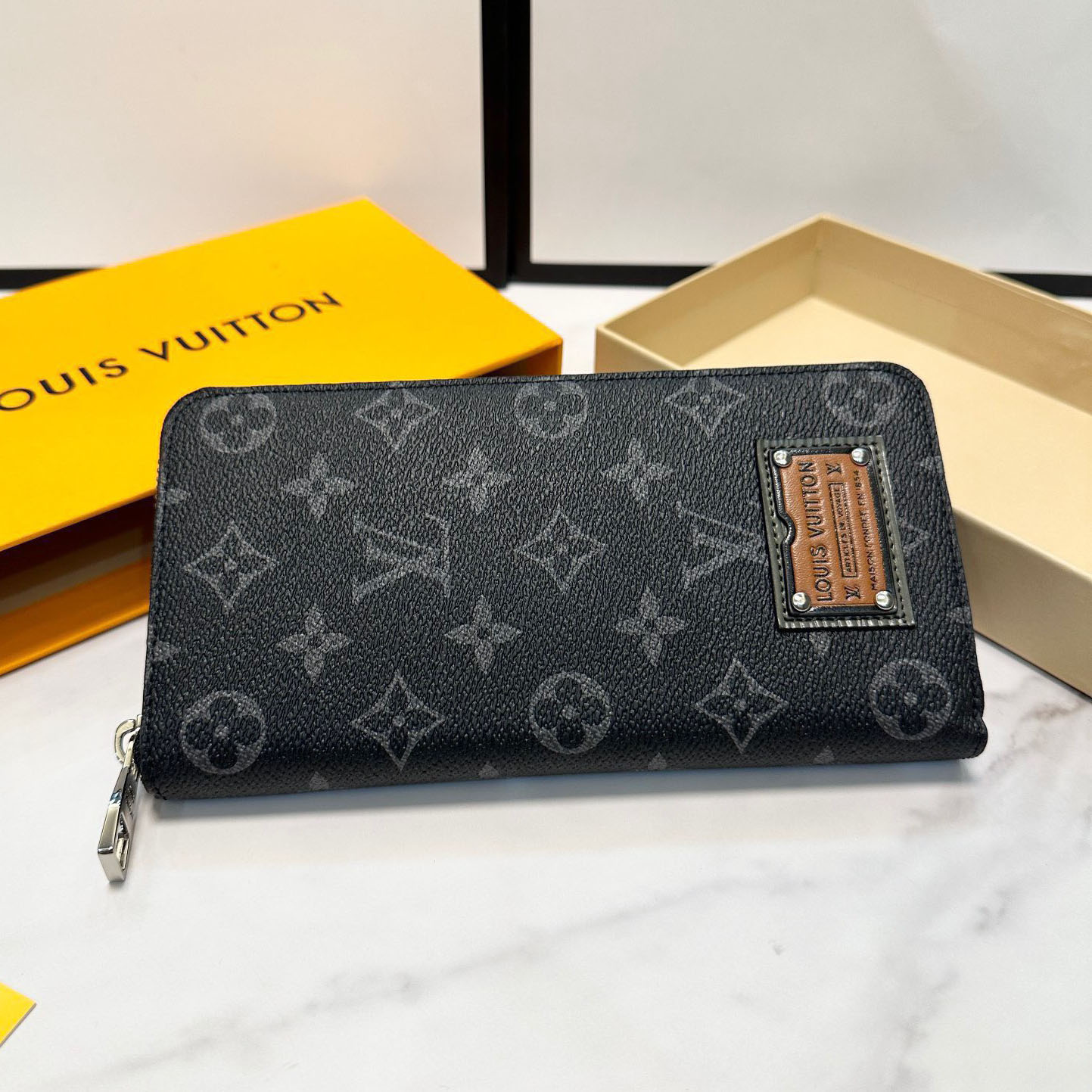 LV 25New Men's Wallet AM25081908