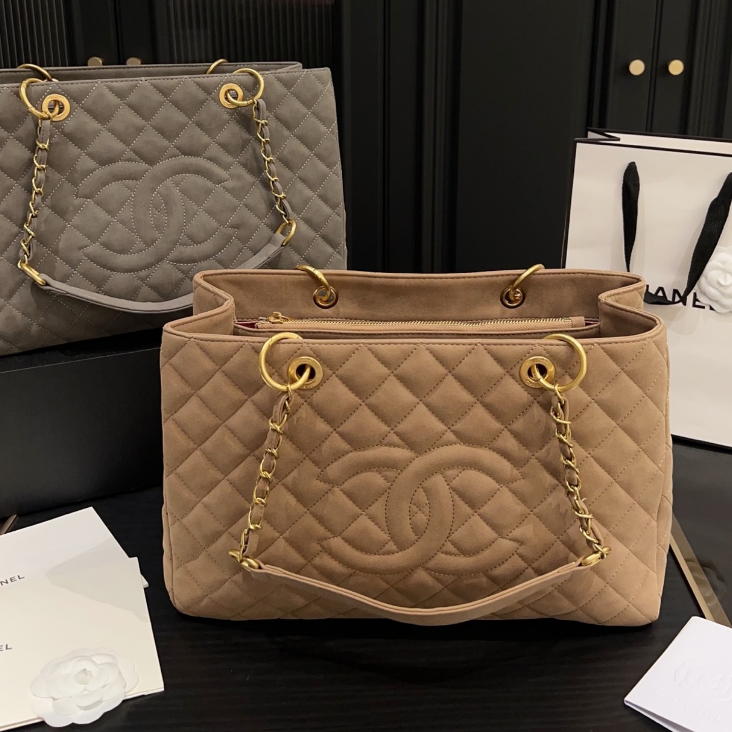 CH Canvas Denim Chain Tote YV25082909