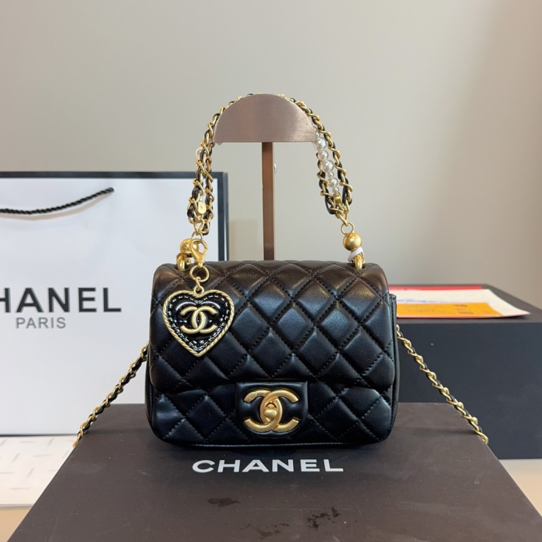 CH Matelasse Heart Chain Flap Mini Bag YV25082914