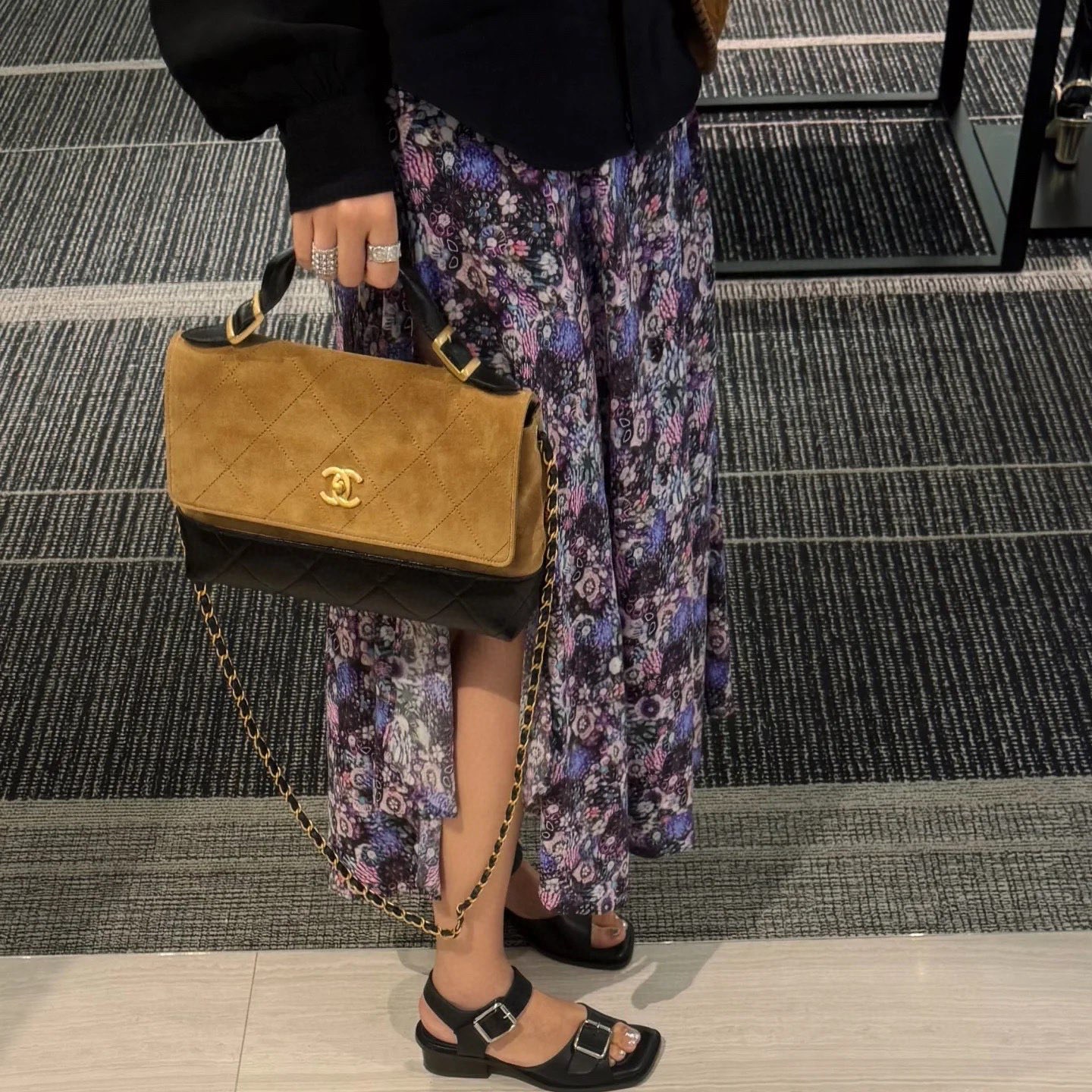 CH Color - Block Quilted Chain Suede Flap Bag  YV25083027