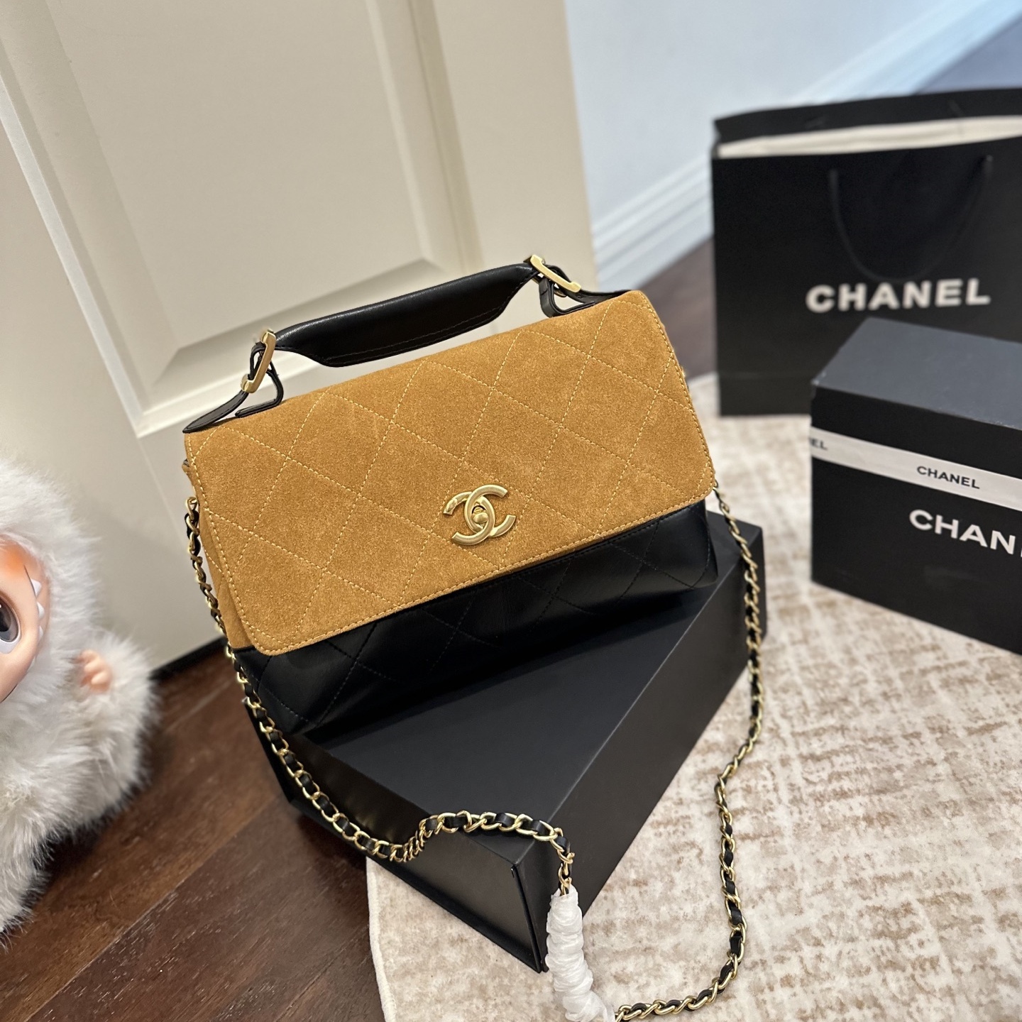 CH Color - Block Quilted Chain Suede Flap Bag  YV25083027