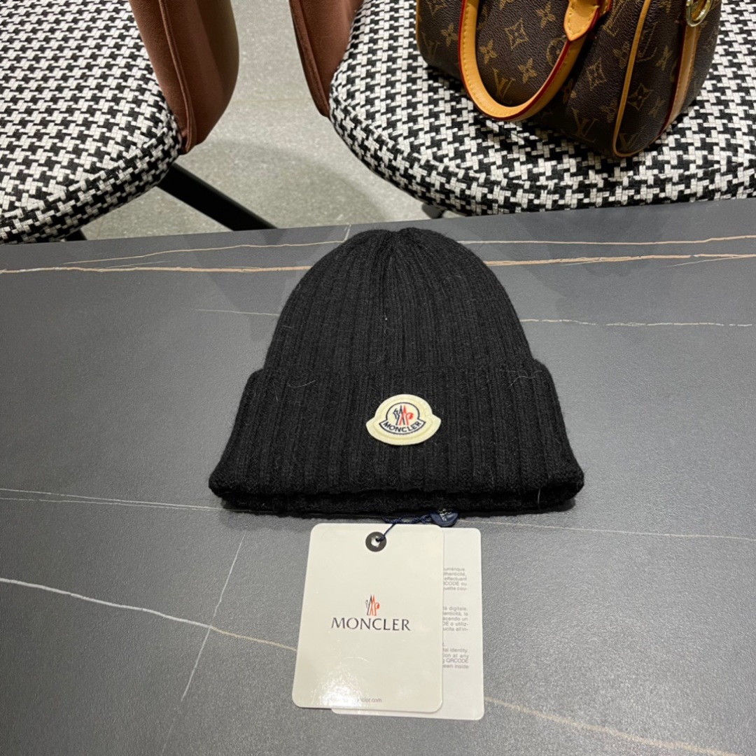 Mcl Classic Knitted Hat XX25082053