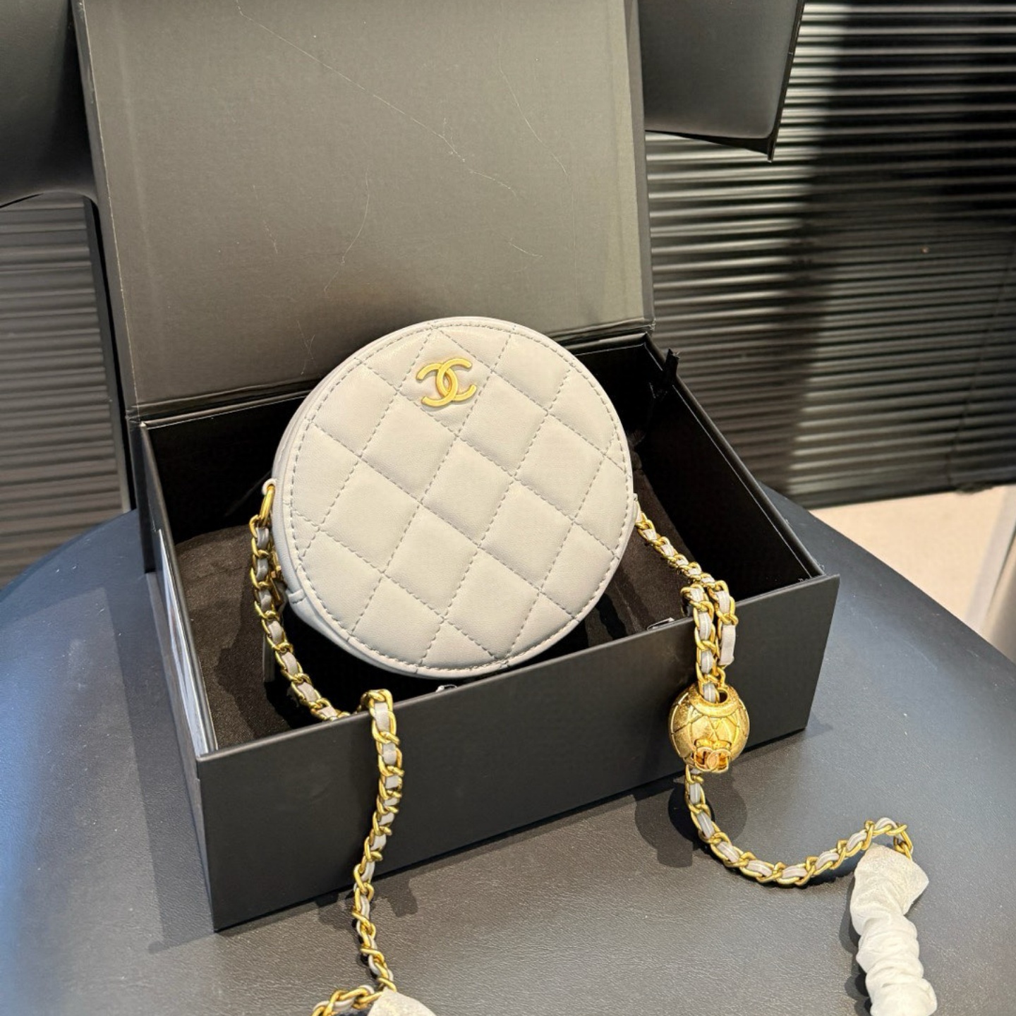 CH Quilted Round Zip Bag  YV25083014