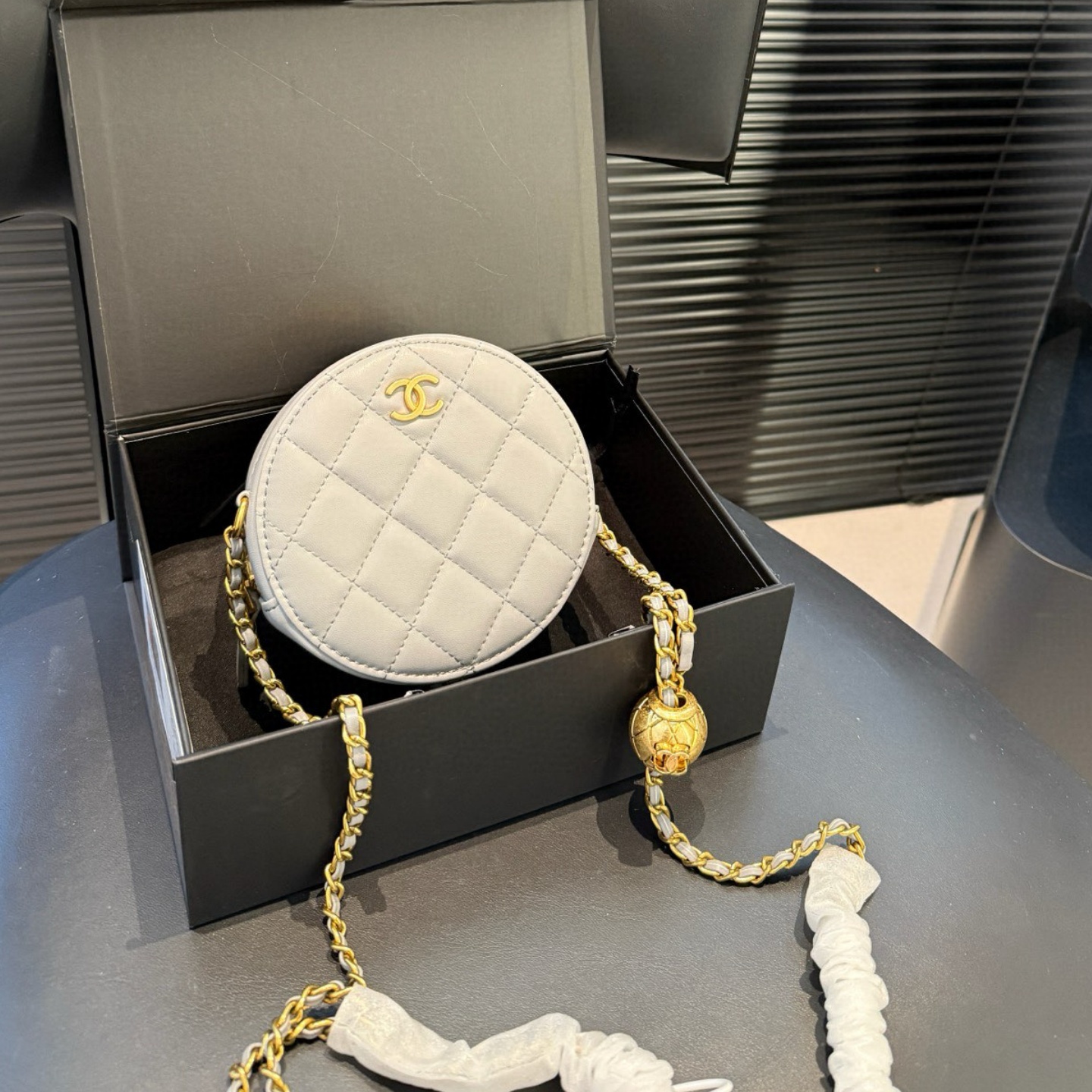 CH Quilted Round Zip Bag  YV25083014