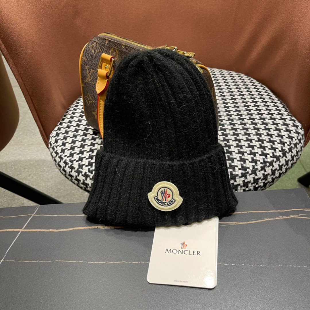 Mcl Classic Knitted Hat XX25082053