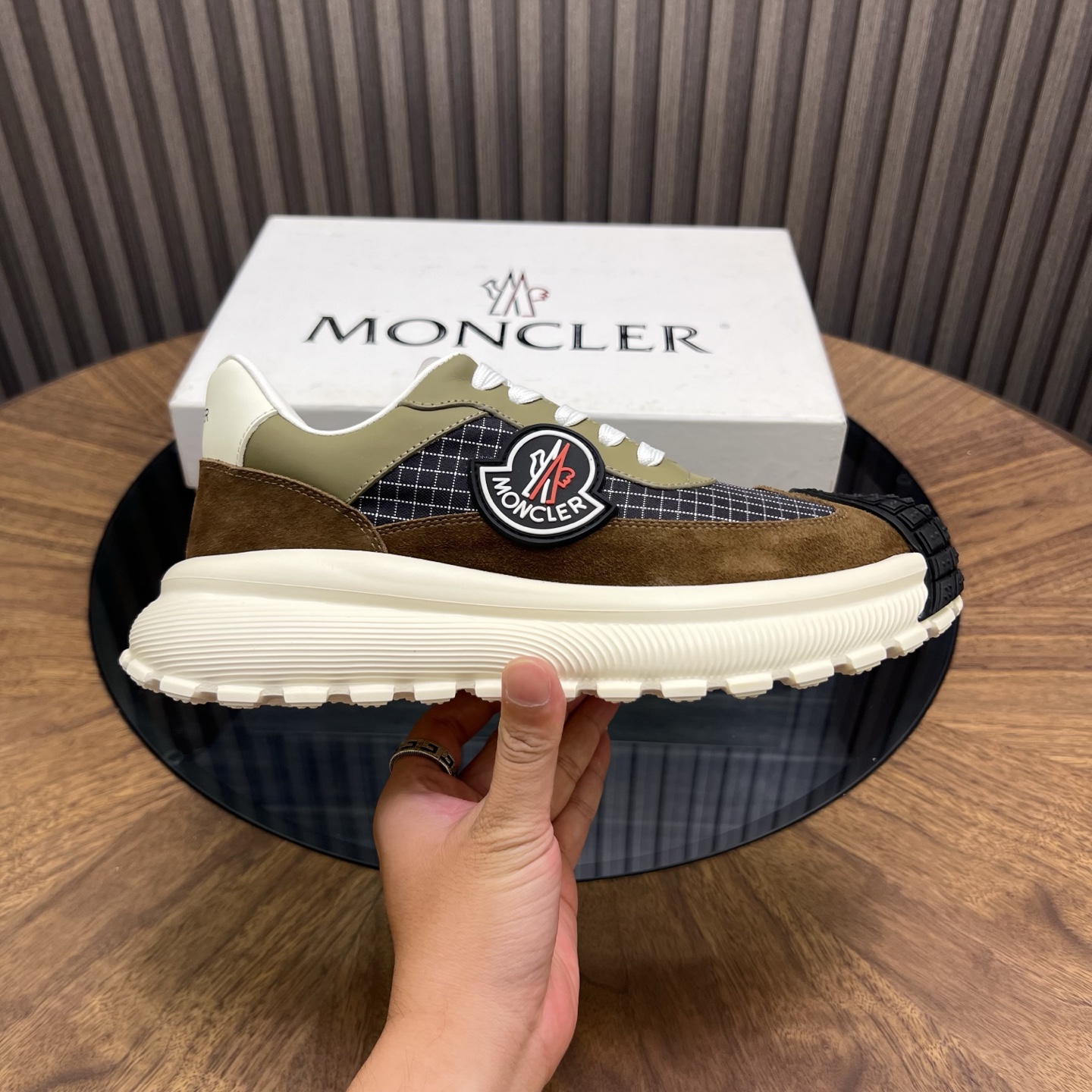 Mcl Men's Sneakers AM25082115