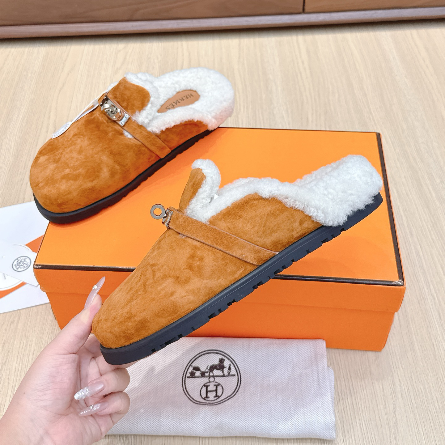 HM Birkenstock Fleece - Lined Slippers AM25082150