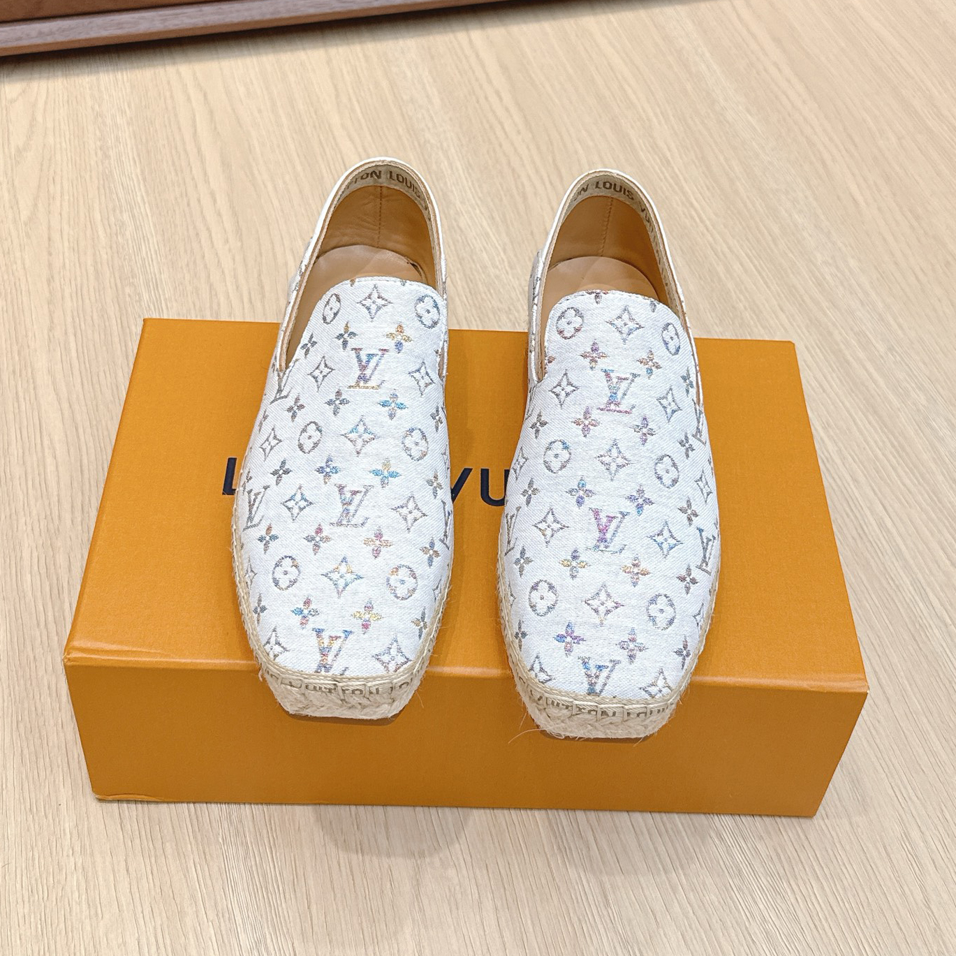 LV Women's Classic Loafer AM25082155