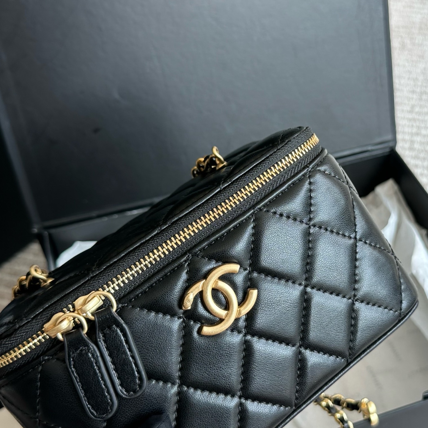 CH Quilted Lambskin Long Vanity Case  YV25083102