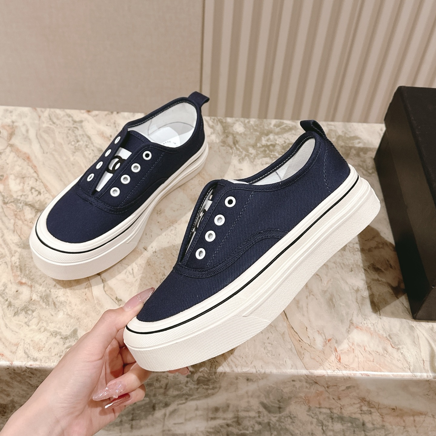 CH Canvas Platform Sneakers YV25083118