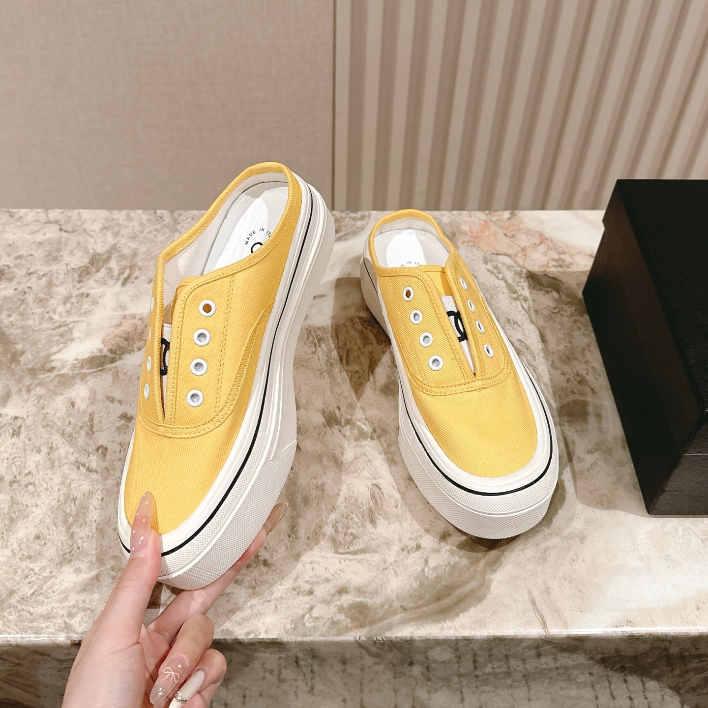 CH Canvas Platform Mules YV25083117