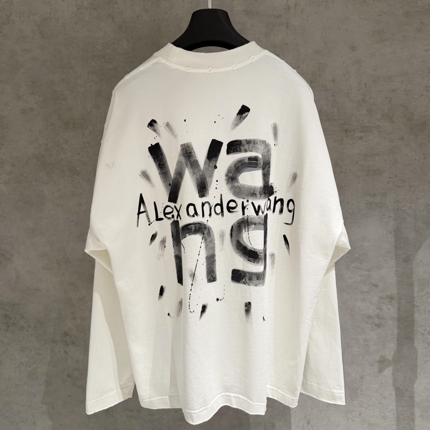 AW Hand-Painted Long-Sleeve Sweatshirt AM25082133