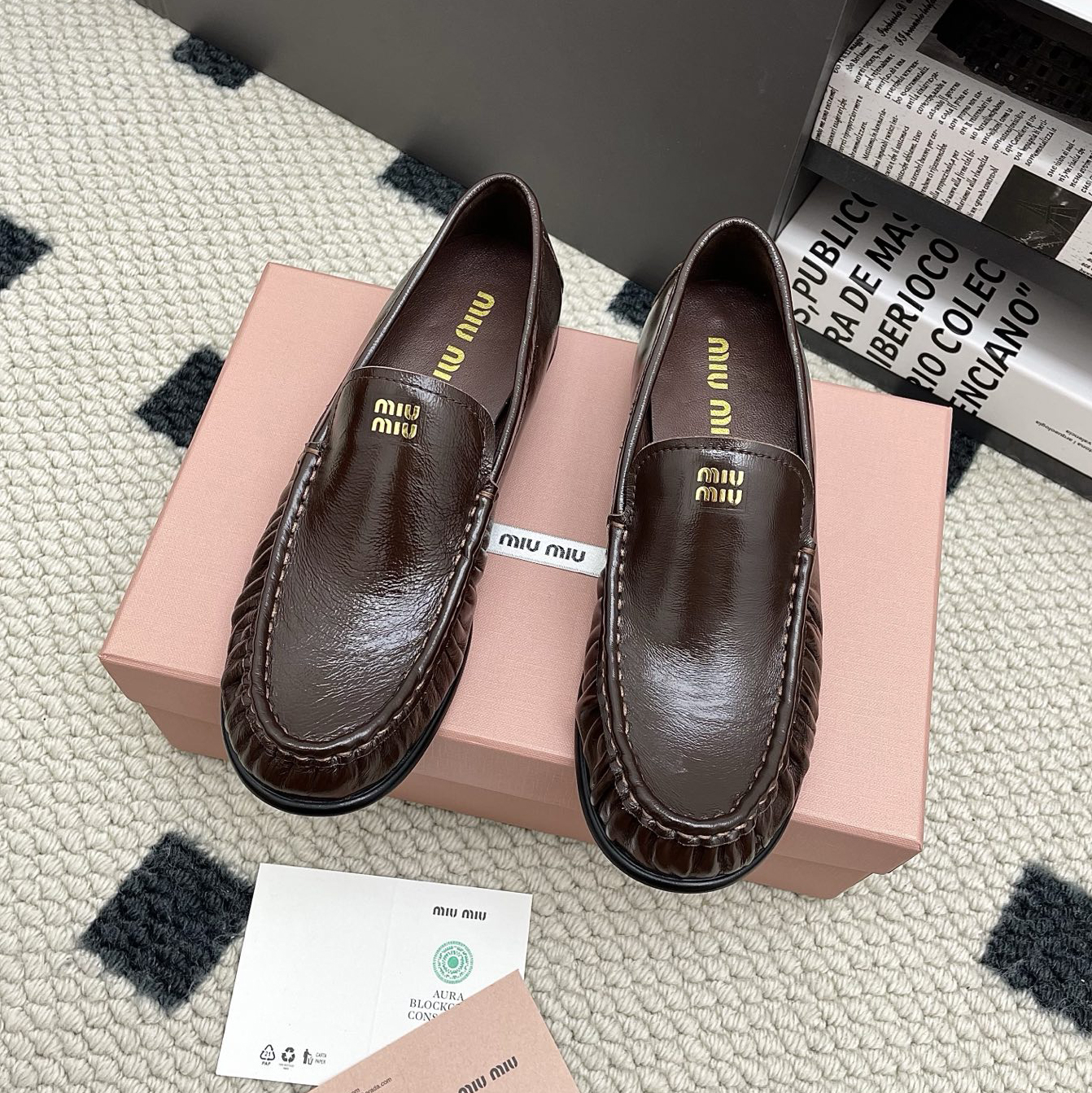 Miu 25New Round-Toe Loafers XX25082245