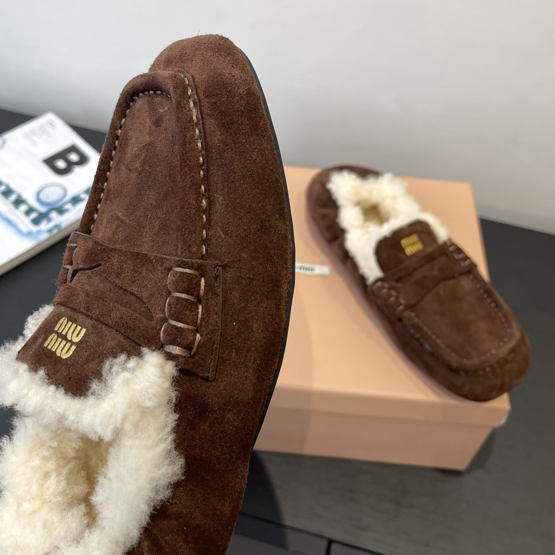 Miu Square Toe Slip-on Shoes XX25082237