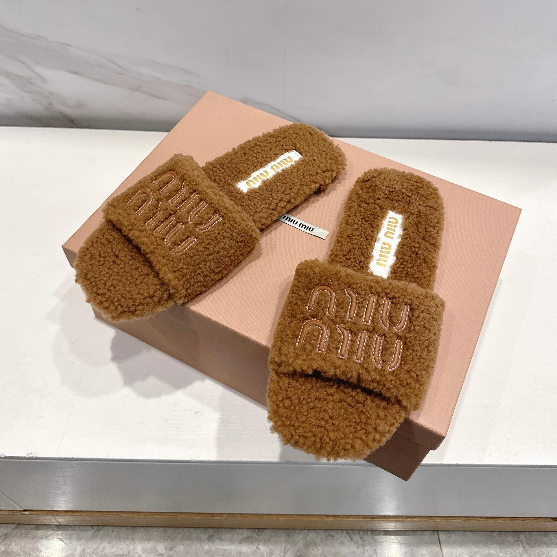 Miu Women's Fleece Flat Slippers XX25082236