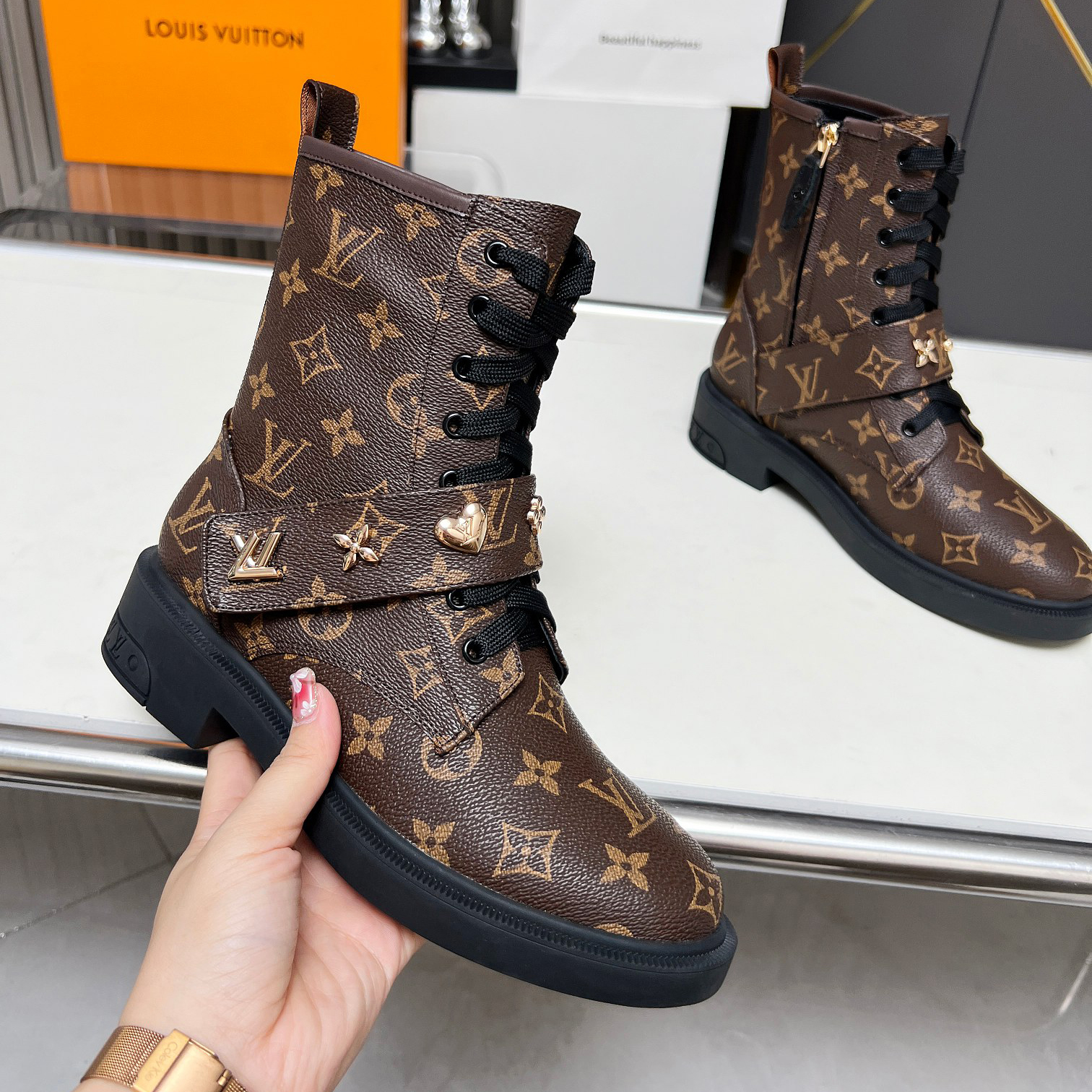 LV Citizen Women's Stylish Ankle Boots XX25082223