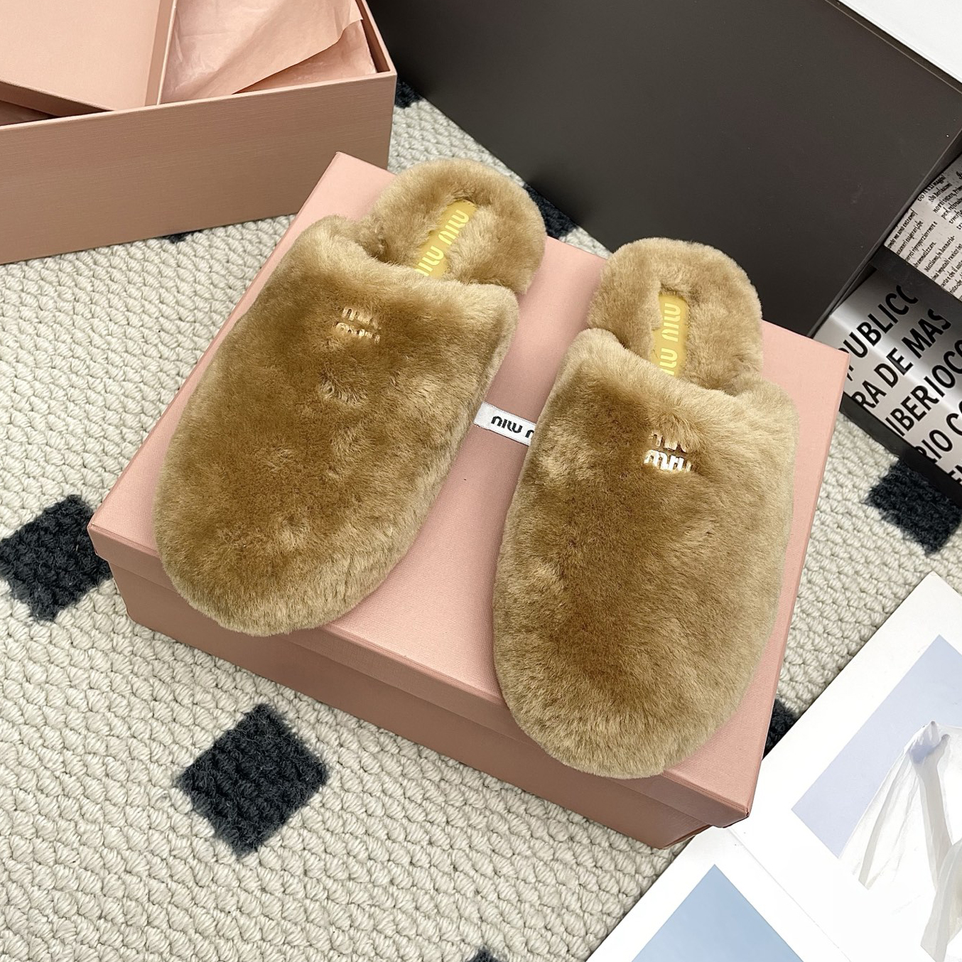 Miu Women's Fashion Wool Slippers XX25082247