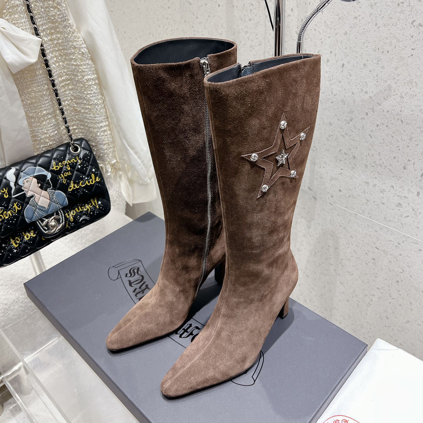 CH Classic Suede Pumps XX25082260