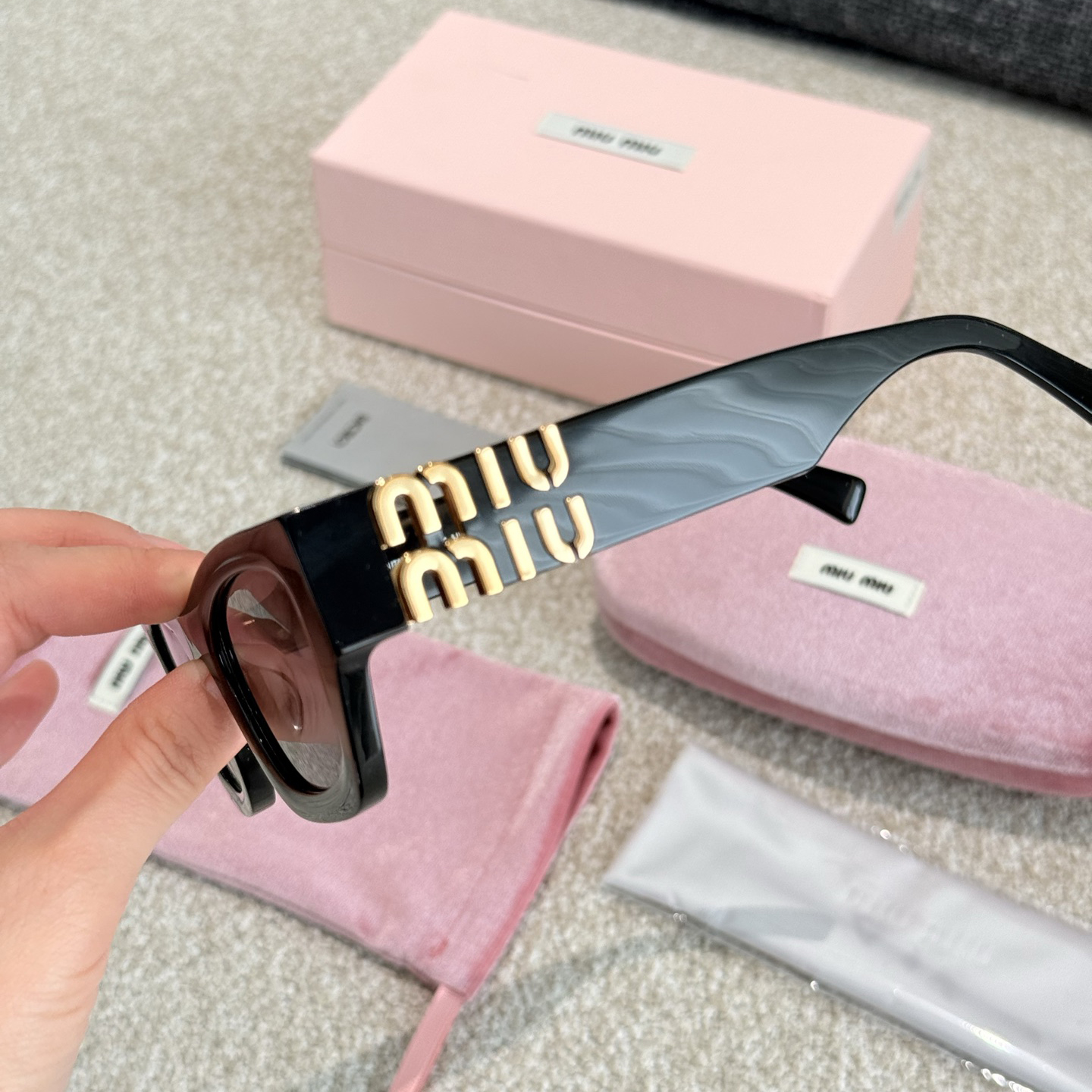 Miu 11w Sunglasses WXR250422