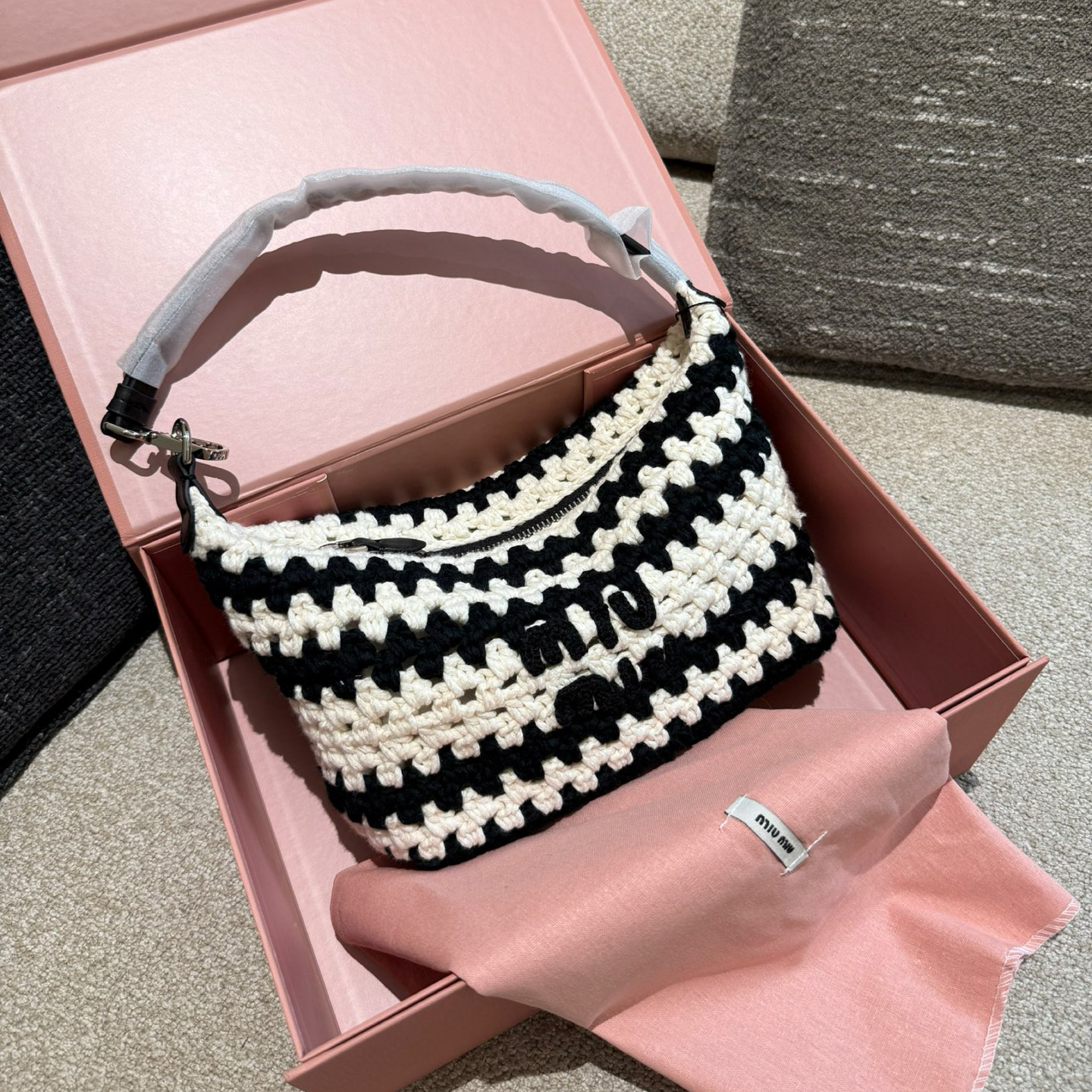 Miu Woven Small Tote XX25082317